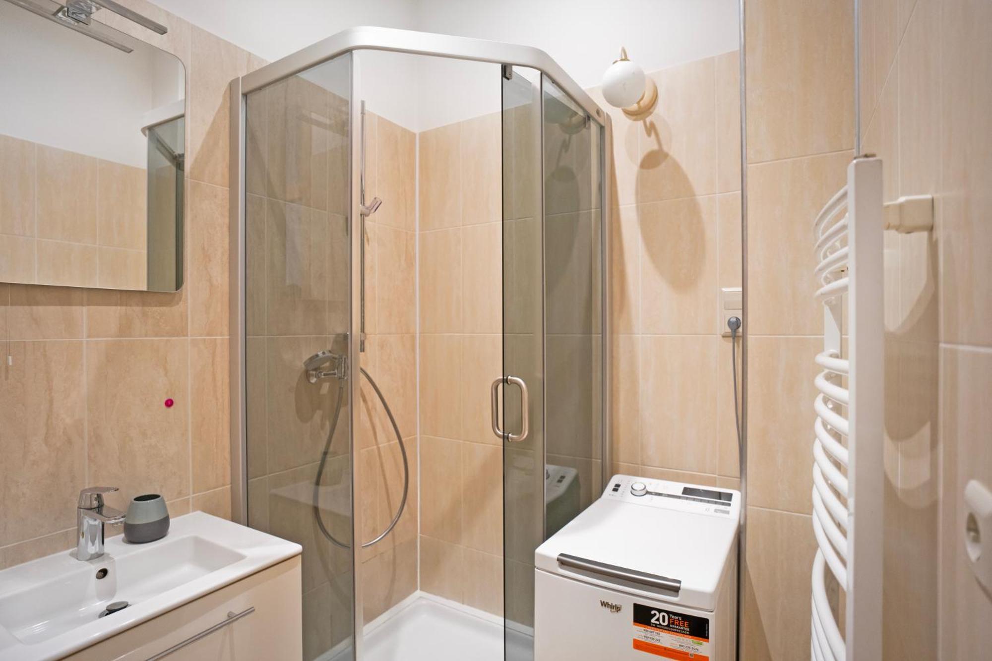 Castle - One Bedroom Flat Apartment *